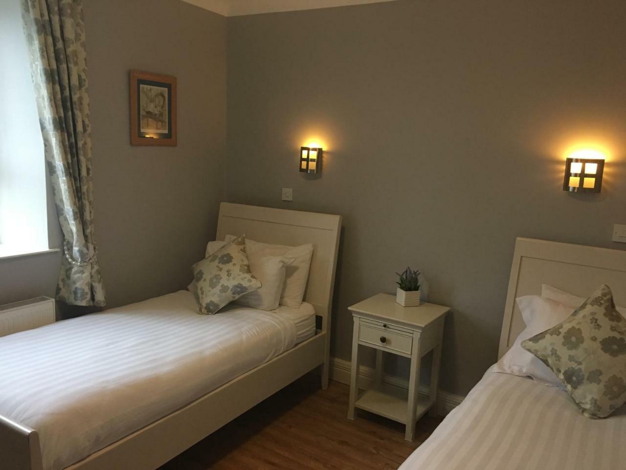 Riverside Guesthouse チャールスタウン エクステリア 写真